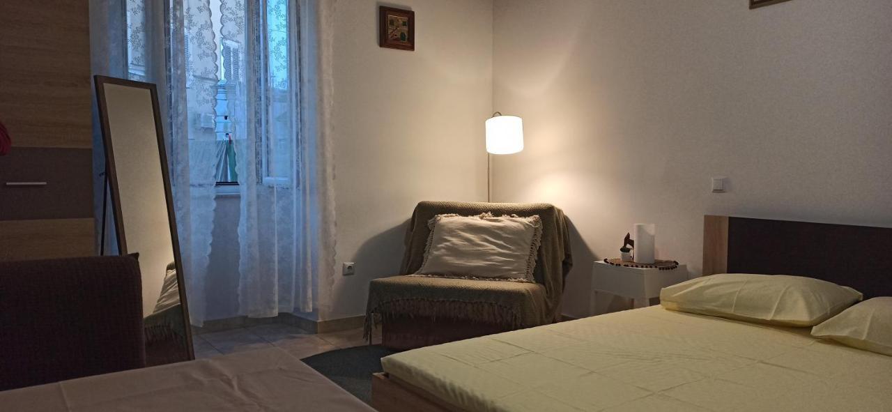 Studio Apartment Nika Free Parking Split Ngoại thất bức ảnh